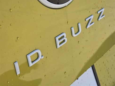 New 2025 Volkswagen ID. Buzz Pro S Plus image 7
