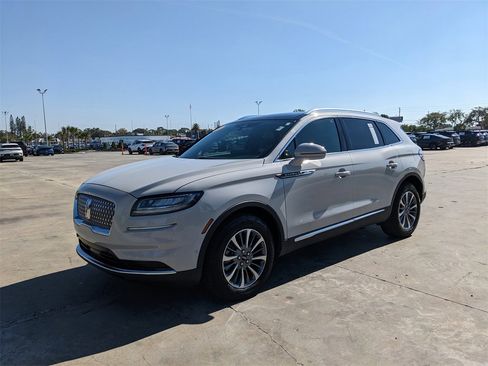 Used 2022 Lincoln Nautilus Reserve image 5