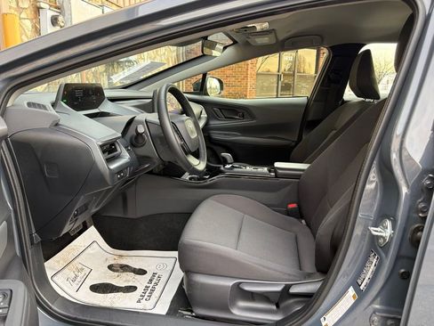 Used 2025 Toyota Prius LE image 13