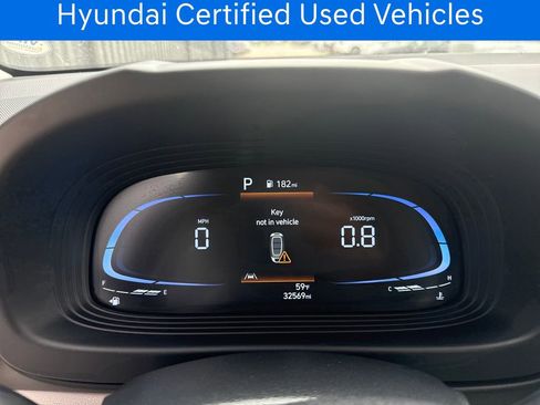 Certified 2025 Hyundai Venue SEL FWD image 24