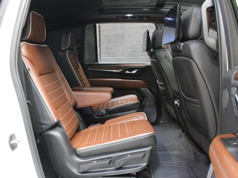 Used 2024 GMC Yukon XL Denali Ultimate image 49