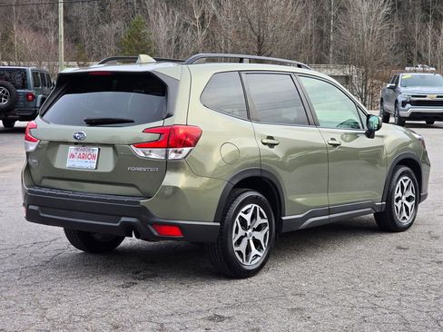 Used 2021 Subaru Forester Premium image 18