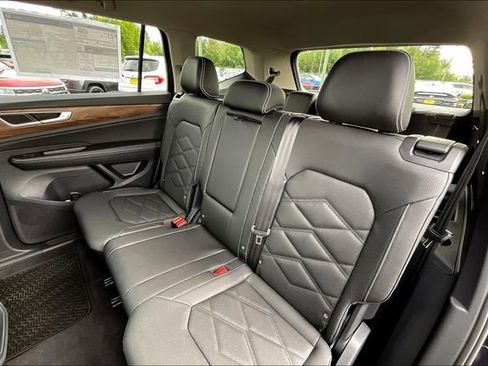 New 2025 Volkswagen Atlas SE image 11