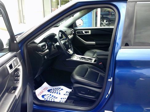 Used 2023 Ford Explorer XLT w/ Equipment Group 202A image 17
