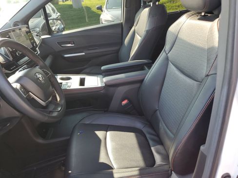 Used 2024 Toyota Sienna XSE w/ XSE Plus Package FWD image 14