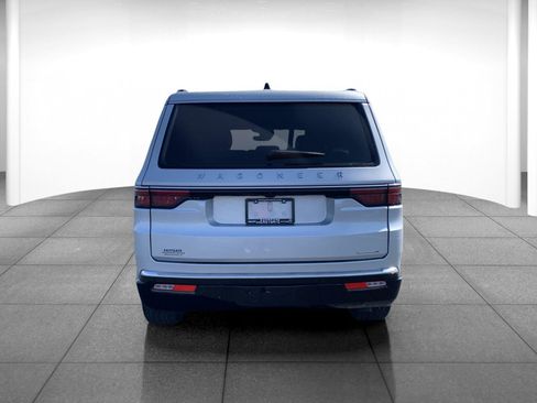 Used 2024 Jeep Wagoneer Series III image 6