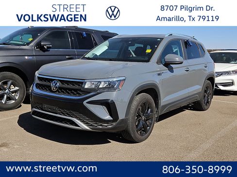Used 2023 Volkswagen Taos SE w/ Panoramic Sunroof Package FWD image 1