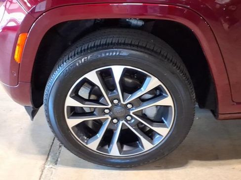 Used 2025 Jeep Grand Cherokee Overland w/ Adv Protech Group III AWD/4WD image 10
