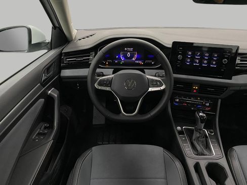 New 2025 Volkswagen Jetta SE image 12