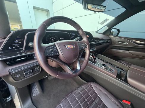 Used 2024 Cadillac Escalade ESV Sport Platinum w/ LPO, ONYX Package AWD/4WD image 13