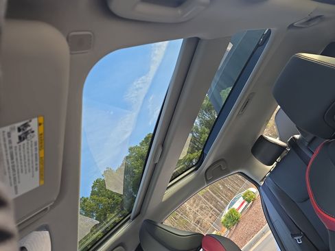 Used 2024 Toyota Prius Prime Premium image 32