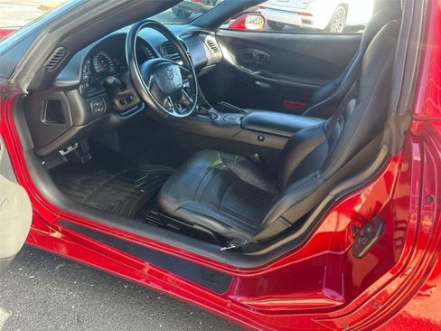 Used 2004 Chevrolet Corvette Coupe w/ Preferred Equipment Group RWD image 15