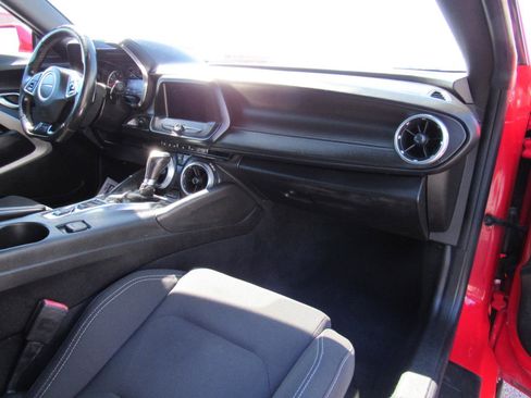 Used 2020 Chevrolet Camaro LT image 20