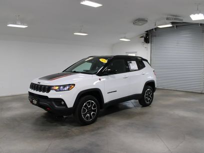 Used 2025 Jeep Compass Trailhawk