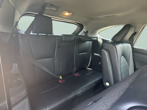 Used 2023 Toyota Highlander XLE FWD image 19