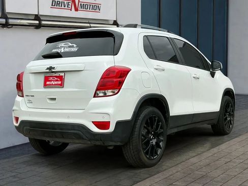 Used 2022 Chevrolet Trax LT w/ Driver Confidence Package image 4