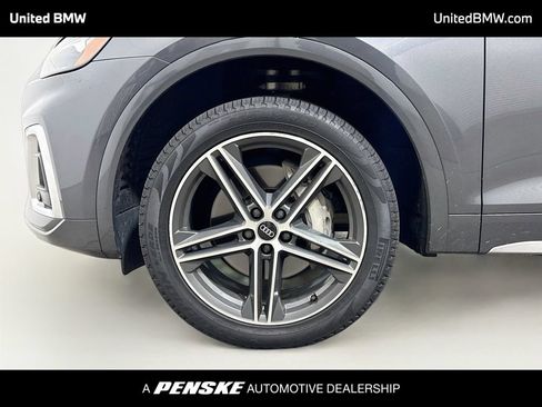 Used 2023 Audi Q5 e Premium Plus w/ Premium Plus Package AWD/4WD image 2