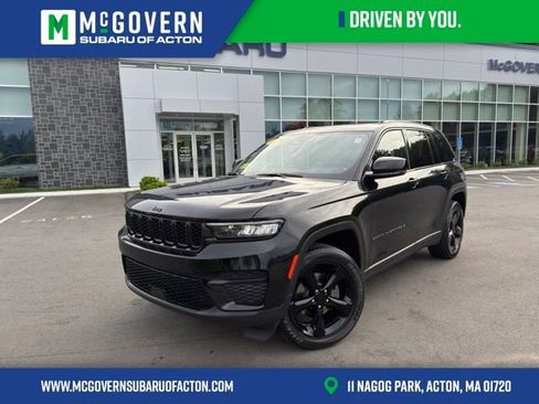 Used 2023 Jeep Grand Cherokee Altitude AWD/4WD image 1