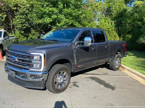 Used 2024 Ford F250 Lariat w/ Lariat Ultimate Package AWD/4WD image 3
