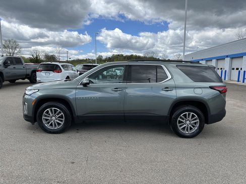 Used 2023 Chevrolet Traverse LT AWD/4WD image 2