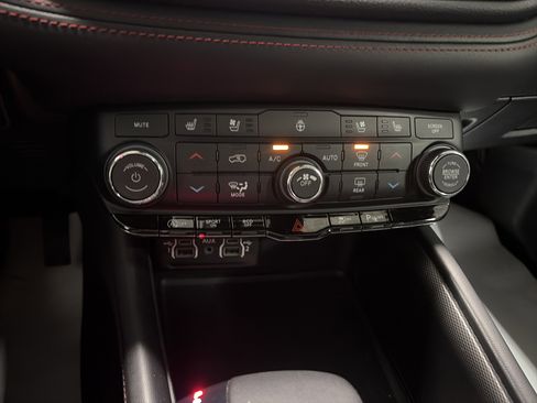 Used 2024 Dodge Durango GT AWD/4WD image 22
