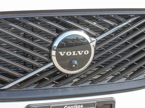 New 2026 Volvo XC60 B5 Plus w/ Protection Package Premier AWD/4WD image 5