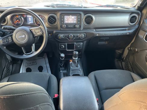 Used 2019 Jeep Wrangler Unlimited Sport AWD/4WD image 17