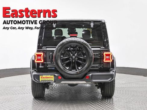 Used 2025 Jeep Wrangler Unlimited Sahara AWD/4WD image 6