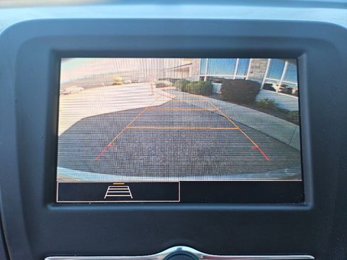 Used 2023 Chevrolet Equinox LT w/ Driver Convenience Package image 18