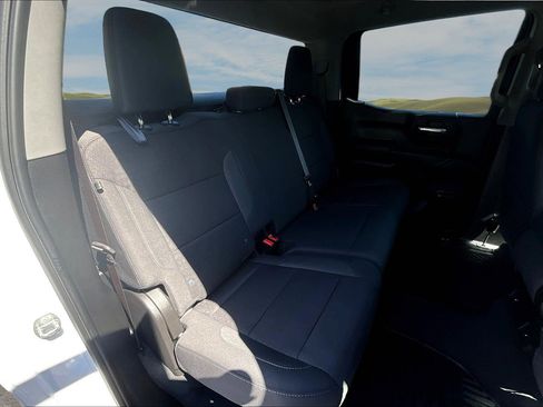 Used 2023 Chevrolet Silverado 1500 Custom AWD/4WD image 17