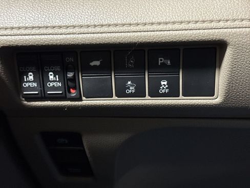 Used 2018 Honda Odyssey Elite image 19