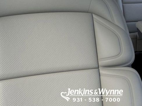 New 2026 Lincoln Navigator Premiere image 16