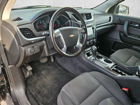Used 2015 Chevrolet Traverse LT w/ Style and Technology Package image 10