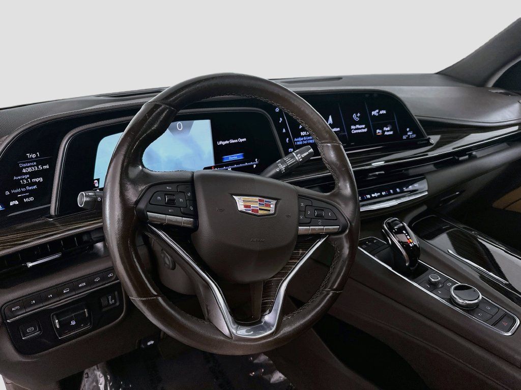 Used 2021 Cadillac Escalade Premium Luxury w/ Driver Assist Tech Package AWD/4WD image 4