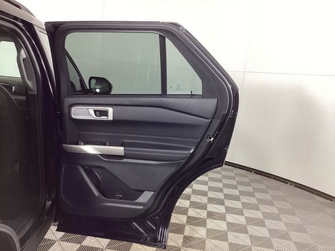 Used 2023 Ford Explorer XLT w/ Equipment Group 202A AWD/4WD image 11