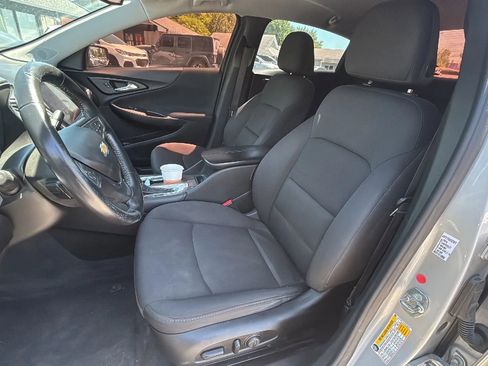 Used 2018 Chevrolet Malibu LT FWD image 9