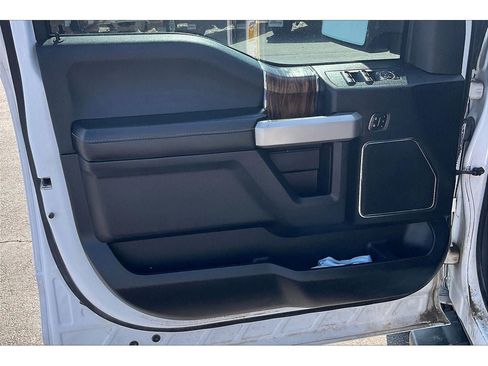 Used 2018 Ford F150 Lariat AWD/4WD image 23