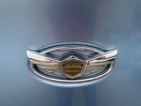 Used 2011 Hyundai Genesis 2.0T image 12