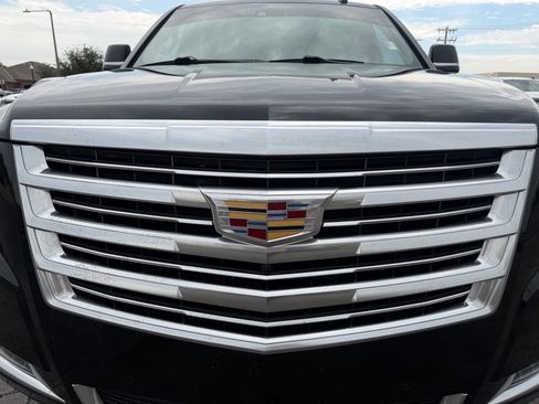 Used 2018 Cadillac Escalade ESV Platinum AWD/4WD image 7