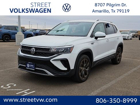 Certified 2023 Volkswagen Taos SE w/ Black Wheel Package FWD image 1