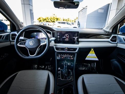 New 2026 Volkswagen Taos SE FWD image 30