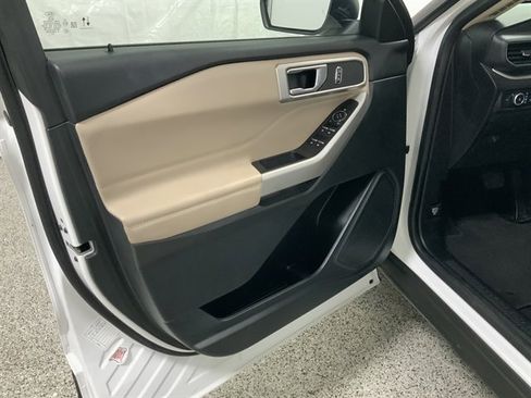 Used 2024 Ford Explorer XLT w/ Equipment Group 202A image 17