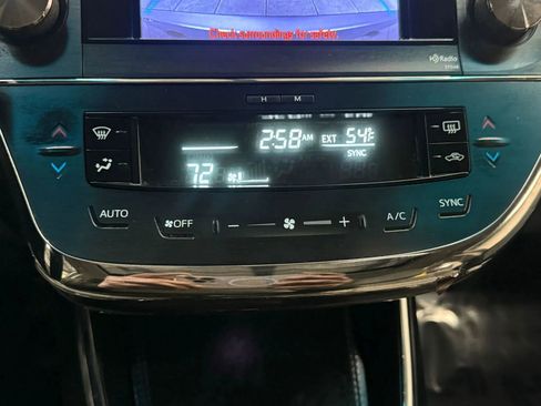 Used 2013 Toyota Avalon XLE Touring FWD image 34