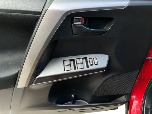 Used 2017 Toyota RAV4 LE image 15