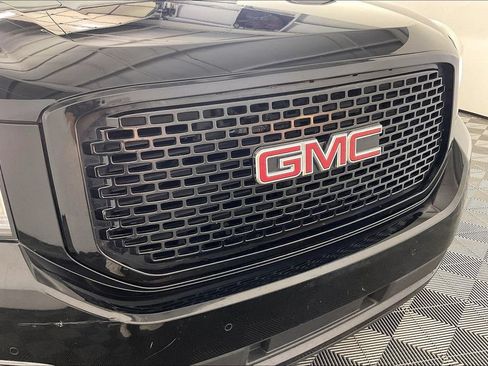 Used 2019 GMC Yukon XL SLT w/ Open Road Package AWD/4WD image 36
