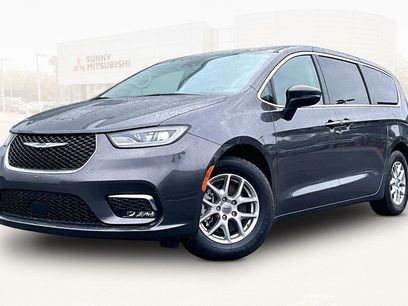 Used 2023 Chrysler Pacifica Touring-L