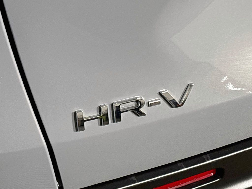 Used 2025 Honda HR-V Sport image 23