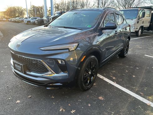 Used 2024 Buick Encore GX Sport Touring w/ Advanced Technology Package image 5