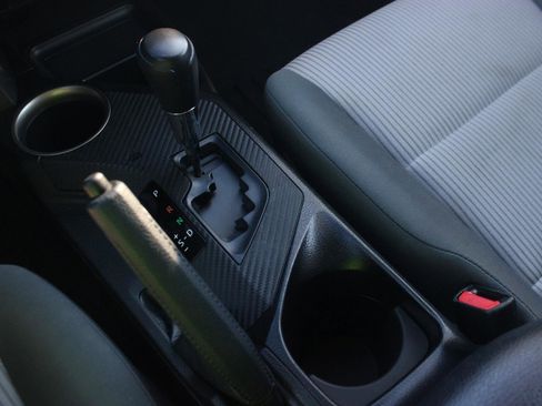 Used 2015 Toyota RAV4 LE image 24