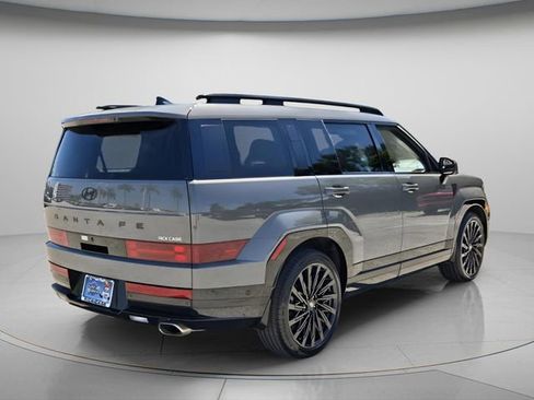 Used 2024 Hyundai Santa Fe Calligraphy FWD image 7